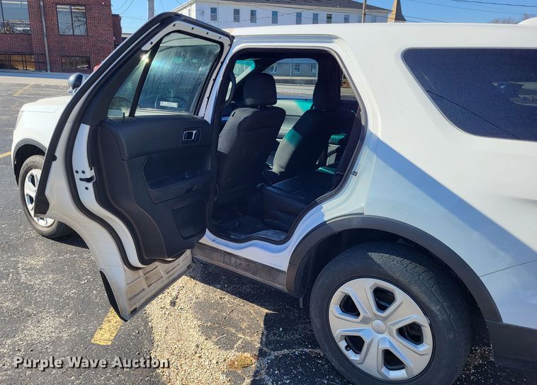 image for item LR9199 2016 Ford Explorer Police Interceptor  SUV