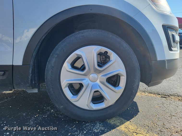 image for item LR9199 2016 Ford Explorer Police Interceptor  SUV