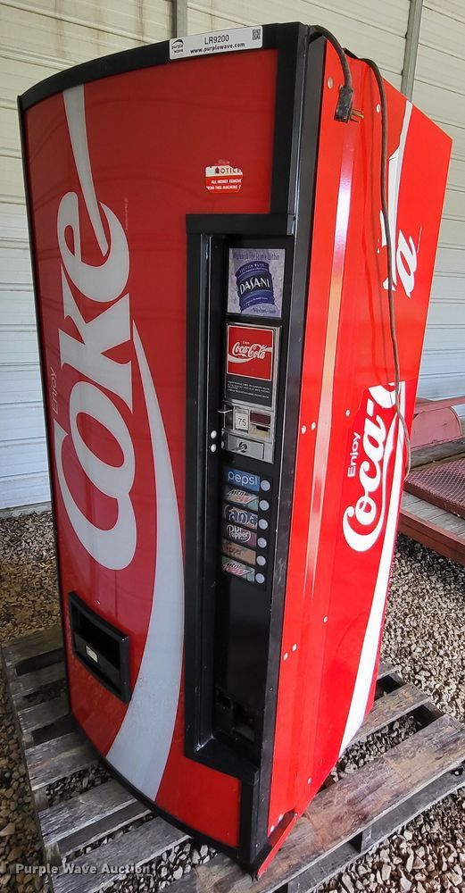 image for item LR9200 Dixie-Narco DNCB240CC/138-6  vending machine