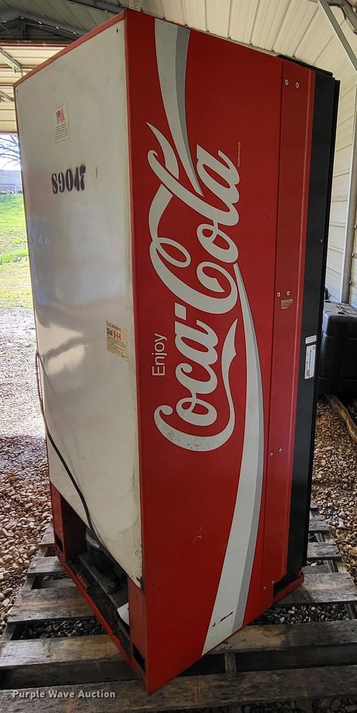 image for item LR9200 Dixie-Narco DNCB240CC/138-6  vending machine