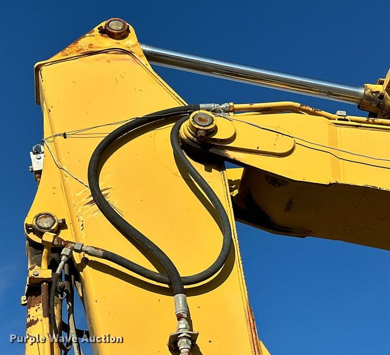 image for item LR9547 1995 John Deere 690E LC  excavator