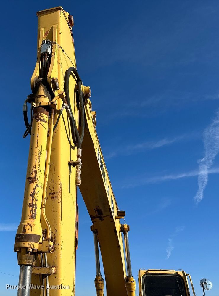 image for item LR9547 1995 John Deere 690E LC  excavator