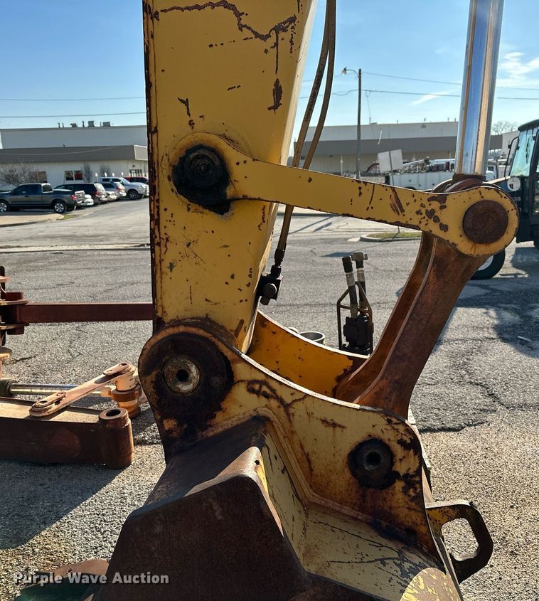 image for item LR9547 1995 John Deere 690E LC  excavator