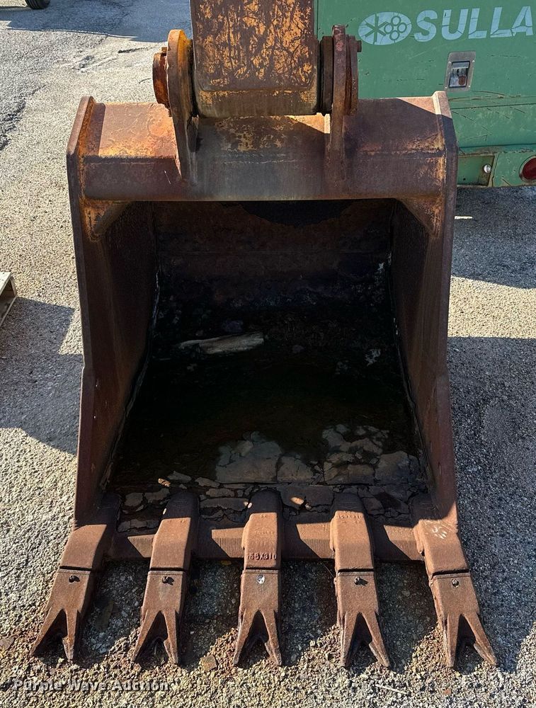 image for item LR9547 1995 John Deere 690E LC  excavator