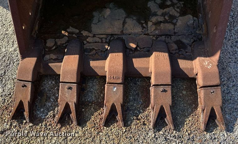 image for item LR9547 1995 John Deere 690E LC  excavator