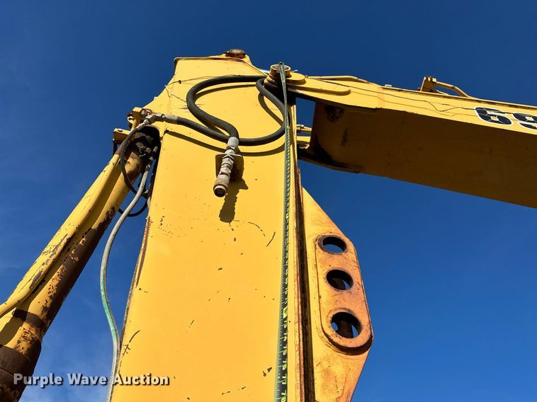 image for item LR9547 1995 John Deere 690E LC  excavator