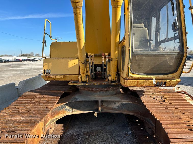 image for item LR9547 1995 John Deere 690E LC  excavator