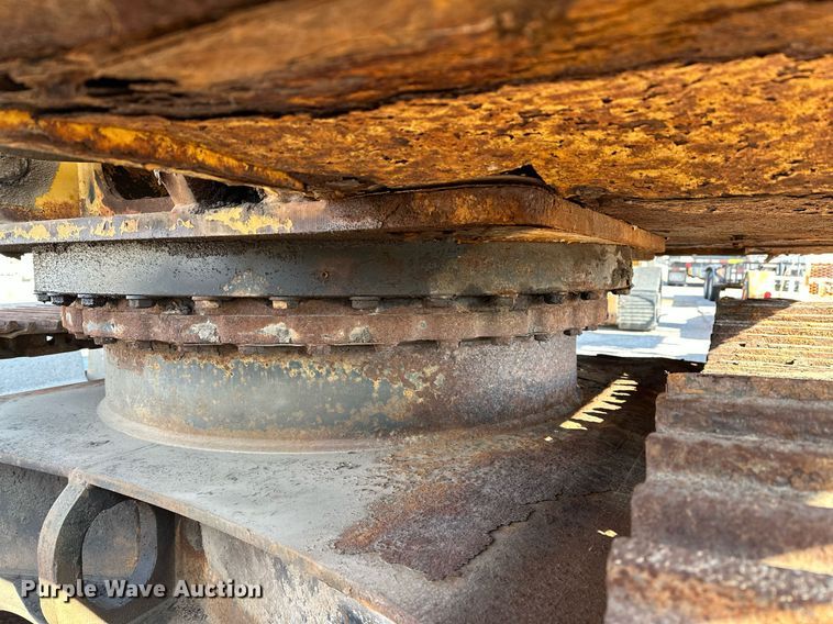 image for item LR9547 1995 John Deere 690E LC  excavator