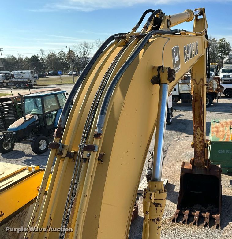 image for item LR9547 1995 John Deere 690E LC  excavator