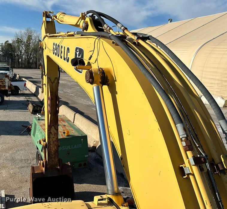 image for item LR9547 1995 John Deere 690E LC  excavator