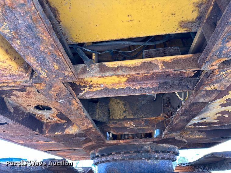 image for item LR9547 1995 John Deere 690E LC  excavator