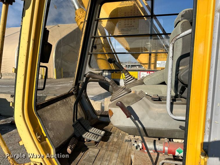 image for item LR9547 1995 John Deere 690E LC  excavator