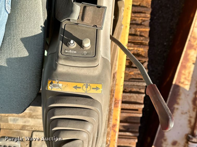 image for item LR9547 1995 John Deere 690E LC  excavator