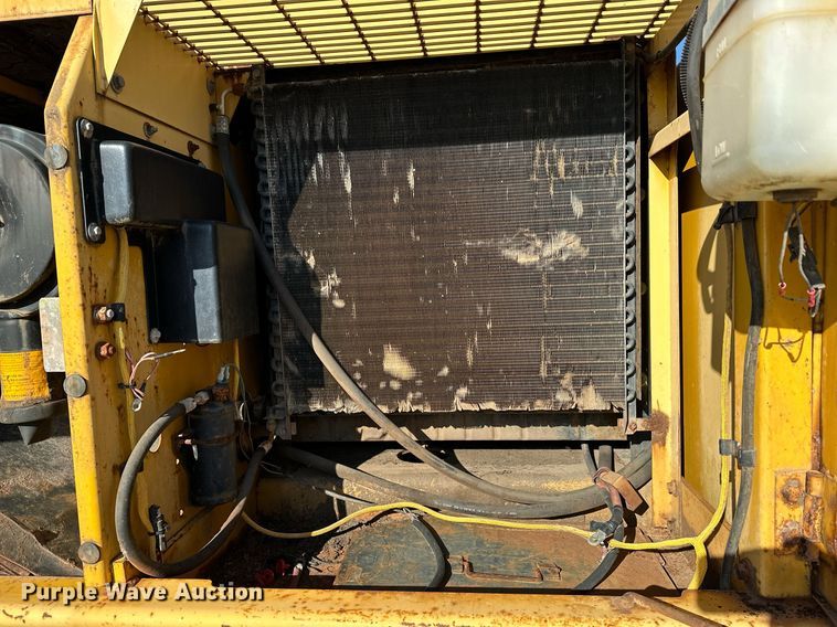 image for item LR9547 1995 John Deere 690E LC  excavator