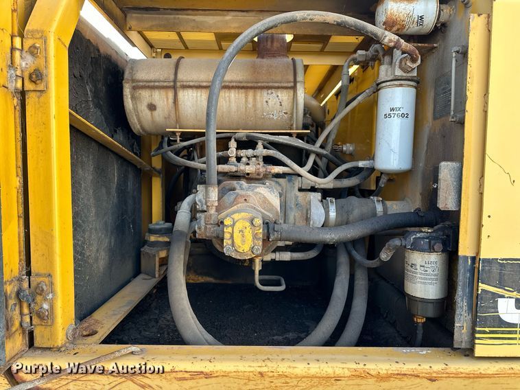 image for item LR9547 1995 John Deere 690E LC  excavator