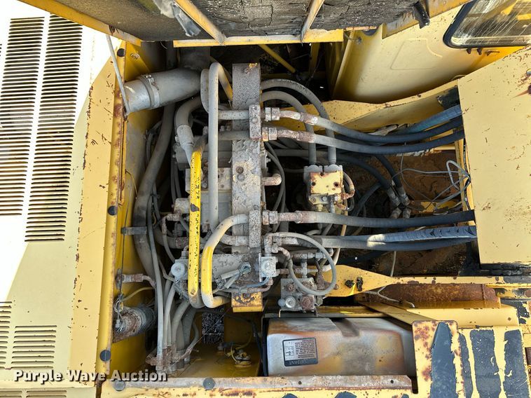 image for item LR9547 1995 John Deere 690E LC  excavator