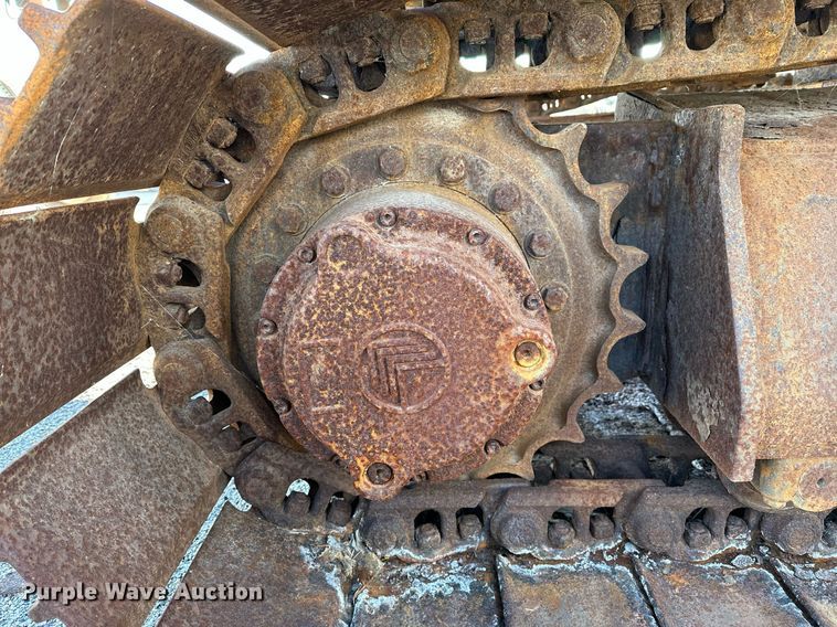 image for item LR9547 1995 John Deere 690E LC  excavator