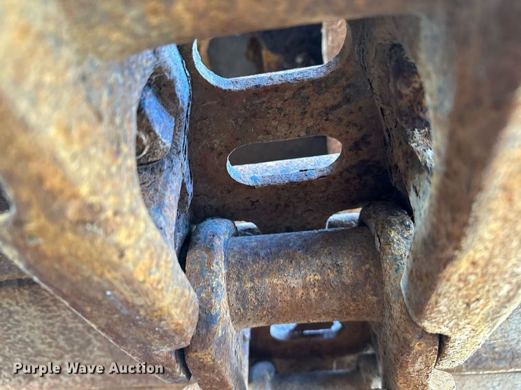 image for item LR9547 1995 John Deere 690E LC  excavator