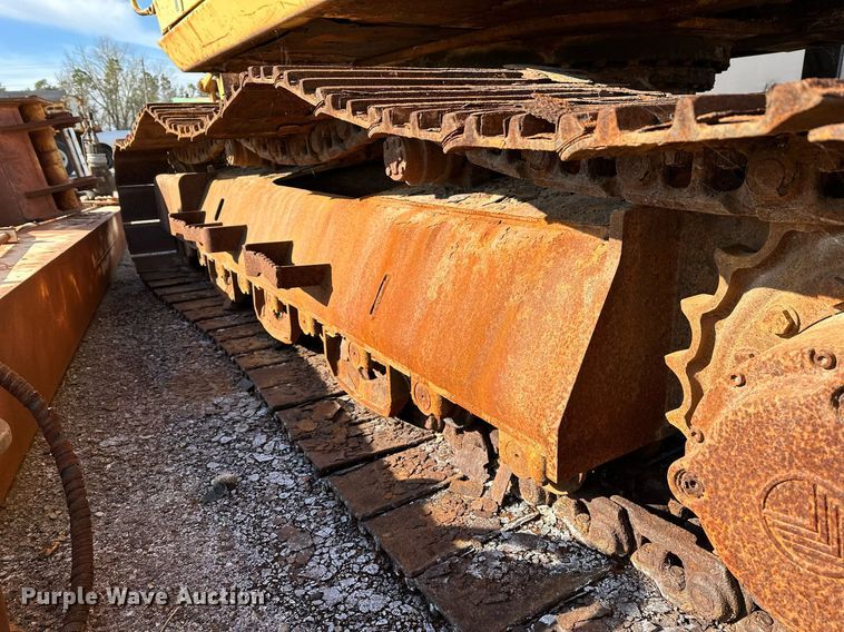 image for item LR9547 1995 John Deere 690E LC  excavator