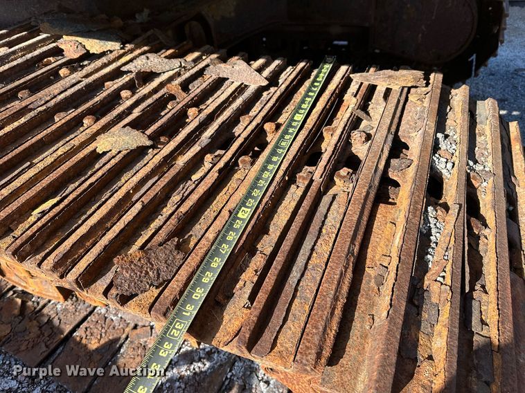 image for item LR9547 1995 John Deere 690E LC  excavator