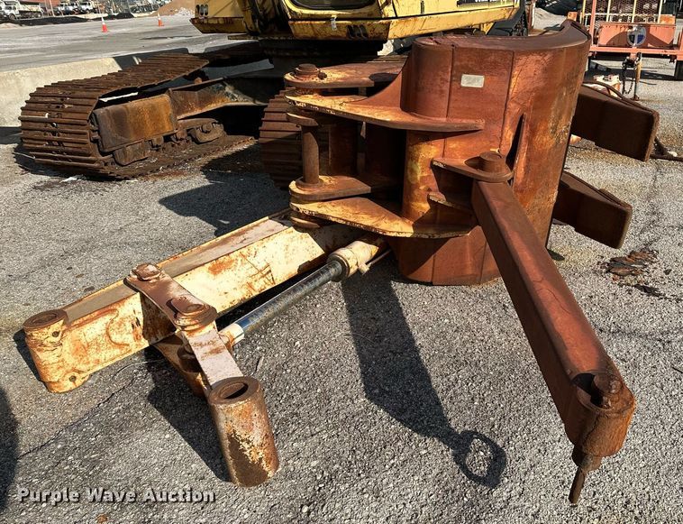 image for item LR9547 1995 John Deere 690E LC  excavator