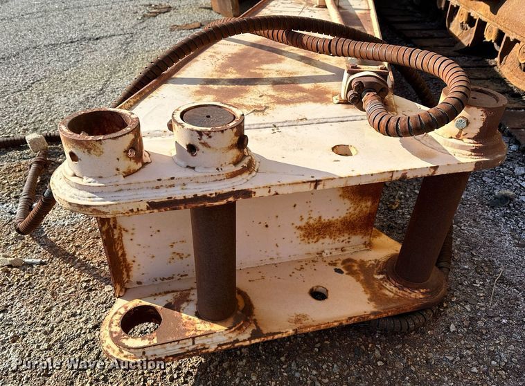 image for item LR9547 1995 John Deere 690E LC  excavator