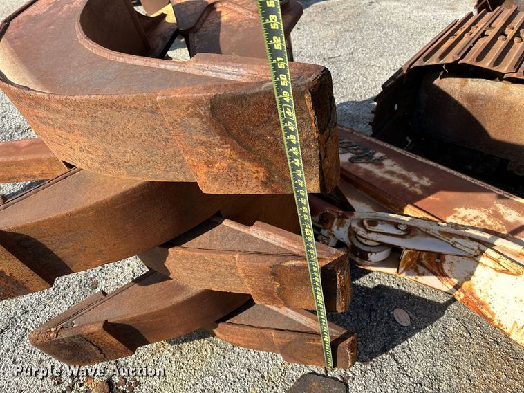 image for item LR9547 1995 John Deere 690E LC  excavator