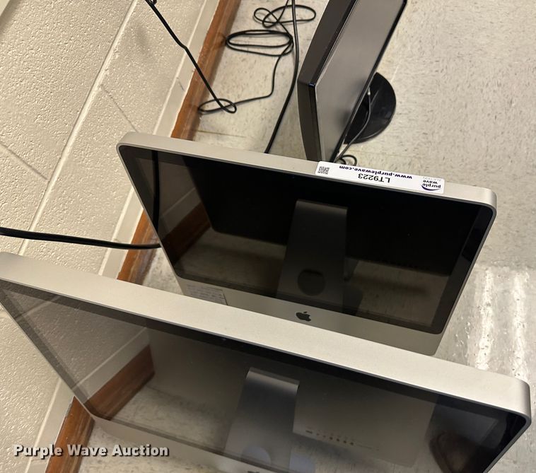 image for item LT9223 (15) Apple computers