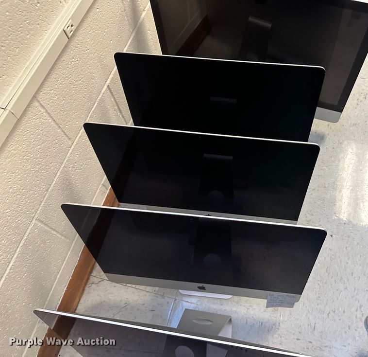 image for item LT9223 (15) Apple computers