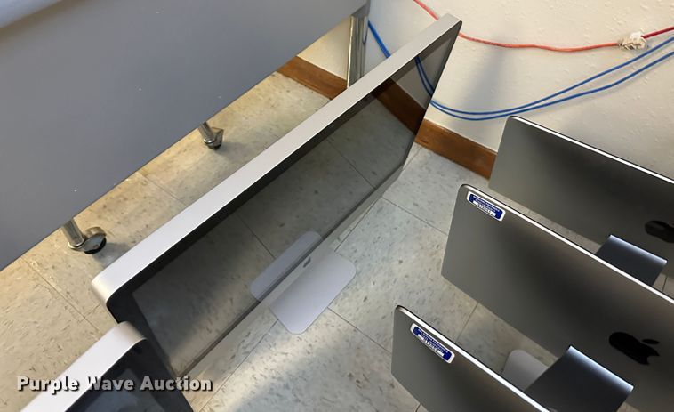 image for item LT9223 (15) Apple computers