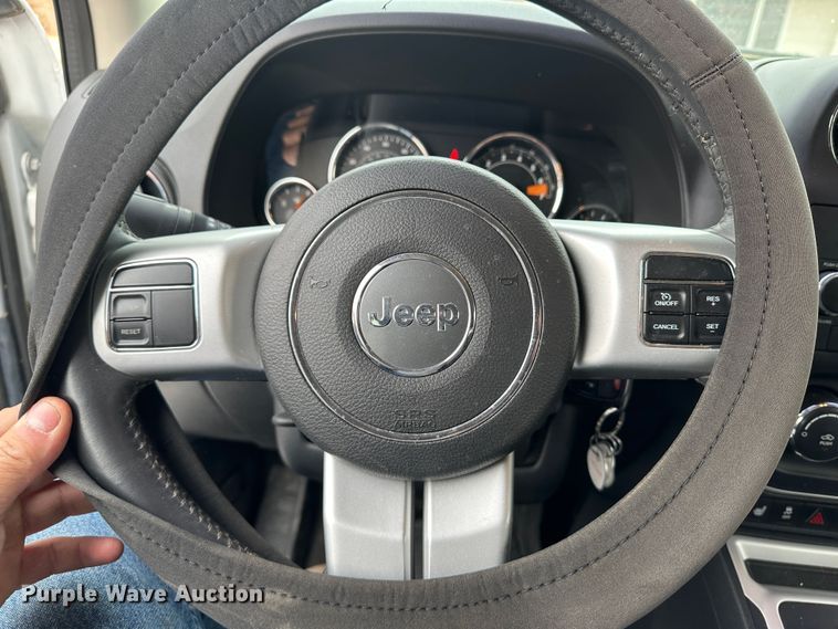 image for item LT9238 2016 Jeep Compass  SUV