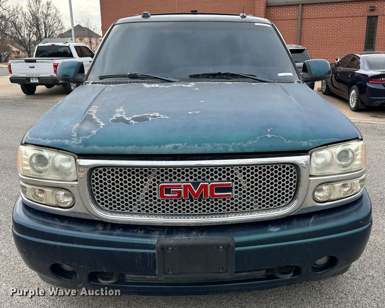 image for item LT9239 2005 GMC Yukon Denali  SUV
