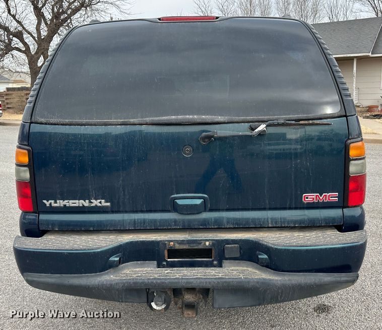 image for item LT9239 2005 GMC Yukon Denali  SUV