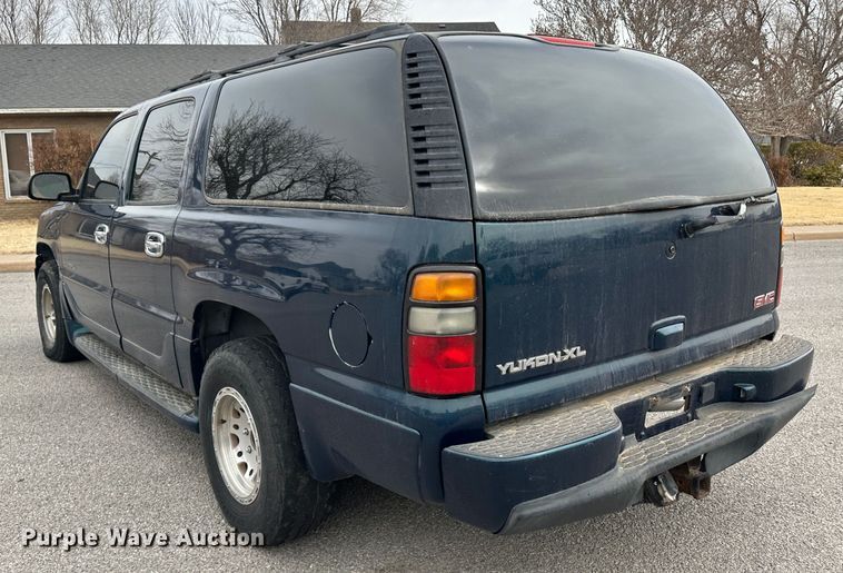 image for item LT9239 2005 GMC Yukon Denali  SUV