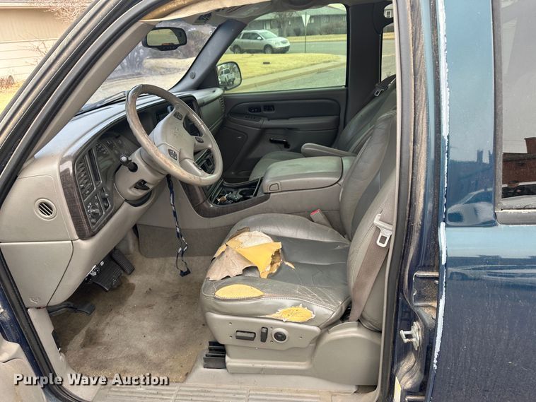 image for item LT9239 2005 GMC Yukon Denali  SUV