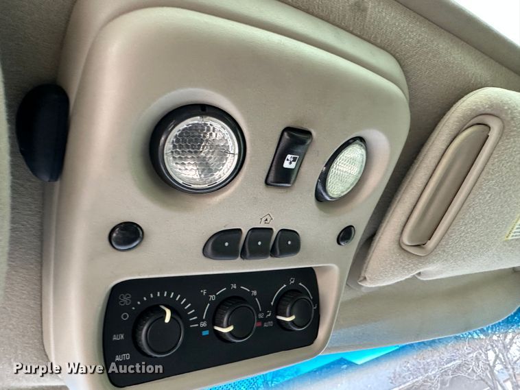 image for item LT9239 2005 GMC Yukon Denali  SUV