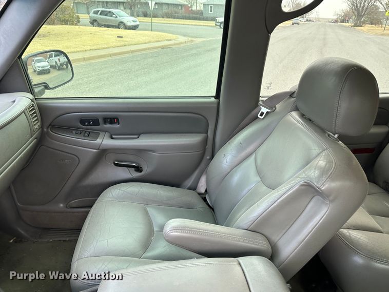 image for item LT9239 2005 GMC Yukon Denali  SUV