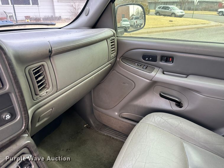 image for item LT9239 2005 GMC Yukon Denali  SUV