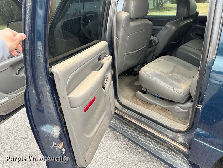 image for item LT9239 2005 GMC Yukon Denali  SUV