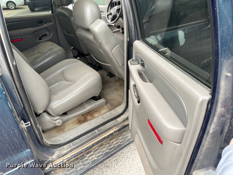 image for item LT9239 2005 GMC Yukon Denali  SUV