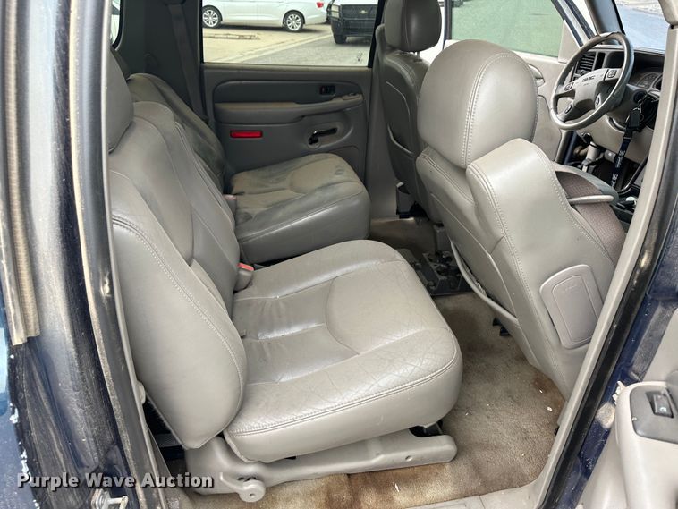 image for item LT9239 2005 GMC Yukon Denali  SUV