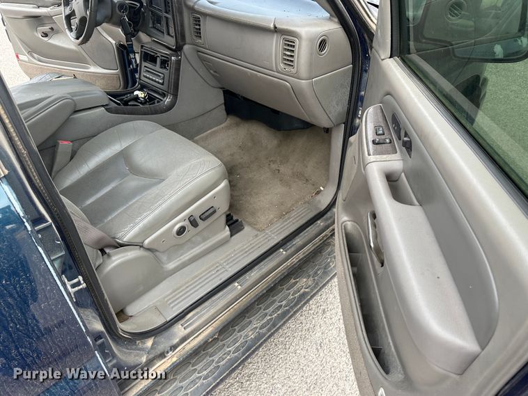 image for item LT9239 2005 GMC Yukon Denali  SUV