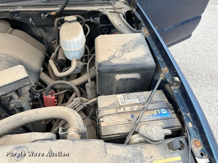 image for item LT9239 2005 GMC Yukon Denali  SUV