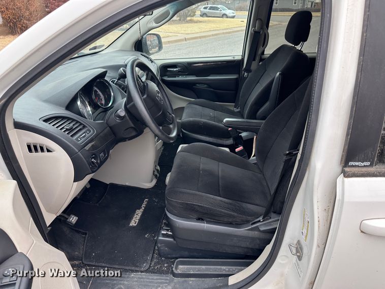 image for item LT9243 2013 Dodge Caravan  van