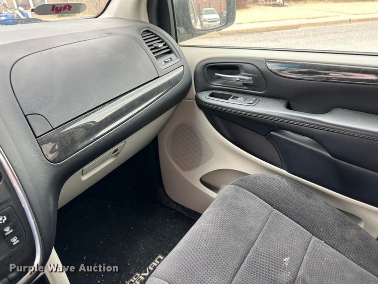 image for item LT9243 2013 Dodge Caravan  van