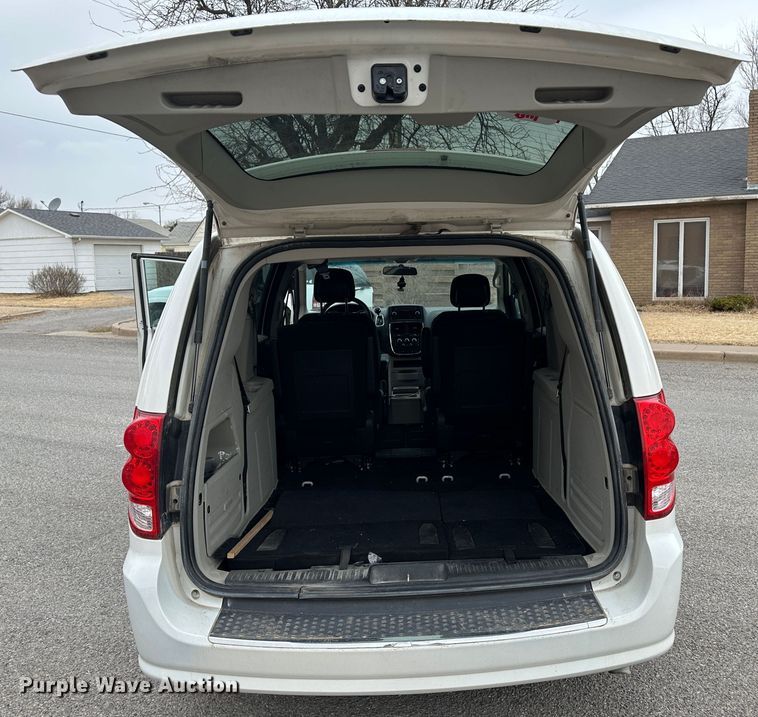 image for item LT9243 2013 Dodge Caravan  van