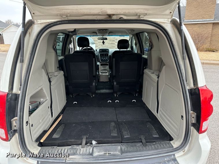 image for item LT9243 2013 Dodge Caravan  van