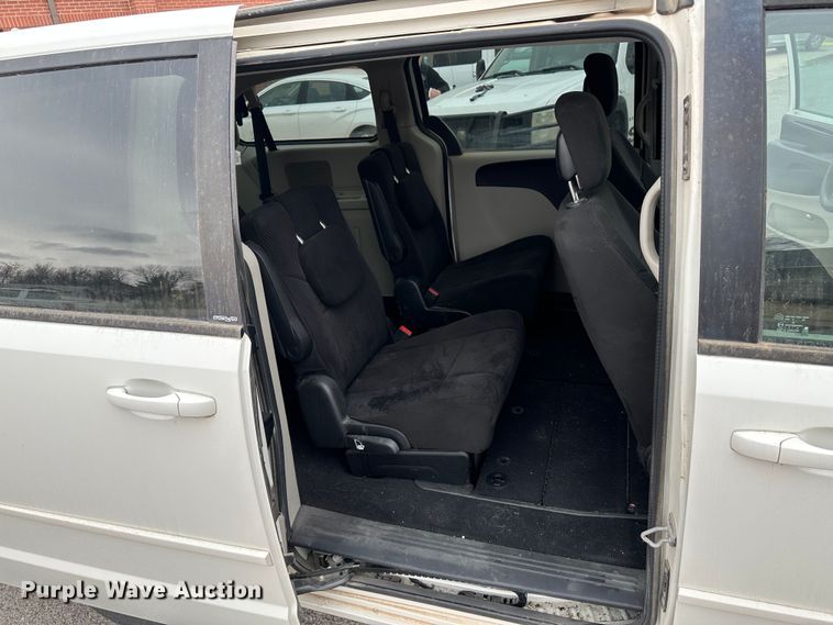 image for item LT9243 2013 Dodge Caravan  van
