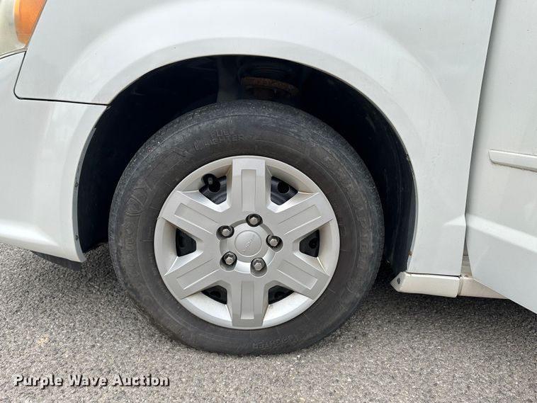 image for item LT9243 2013 Dodge Caravan  van