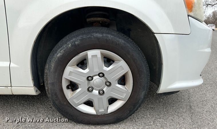 image for item LT9243 2013 Dodge Caravan  van